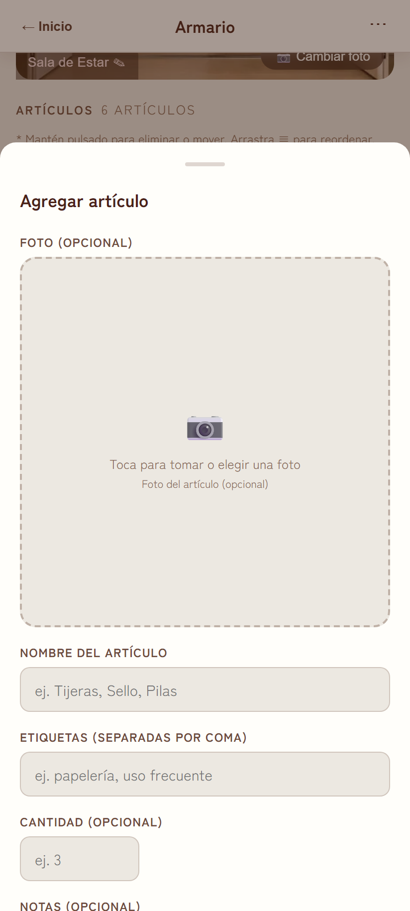 Deslizando un panel hacia abajo para cerrarlo